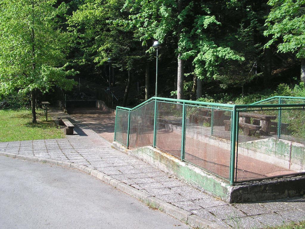 Camping Pivka Jama Postojna Exterior foto